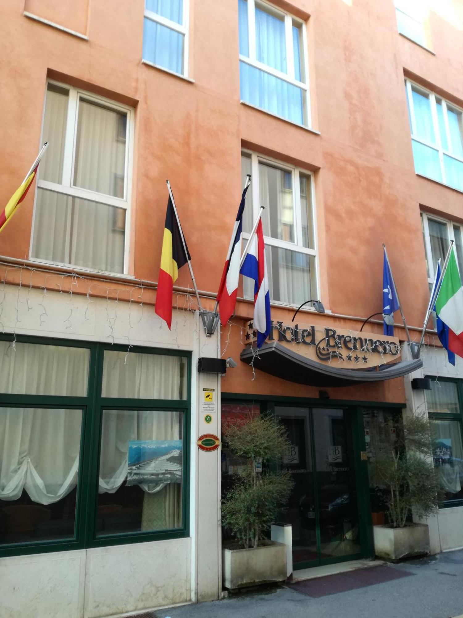 Hotel Brennero Басано дел Грапа Екстериор снимка