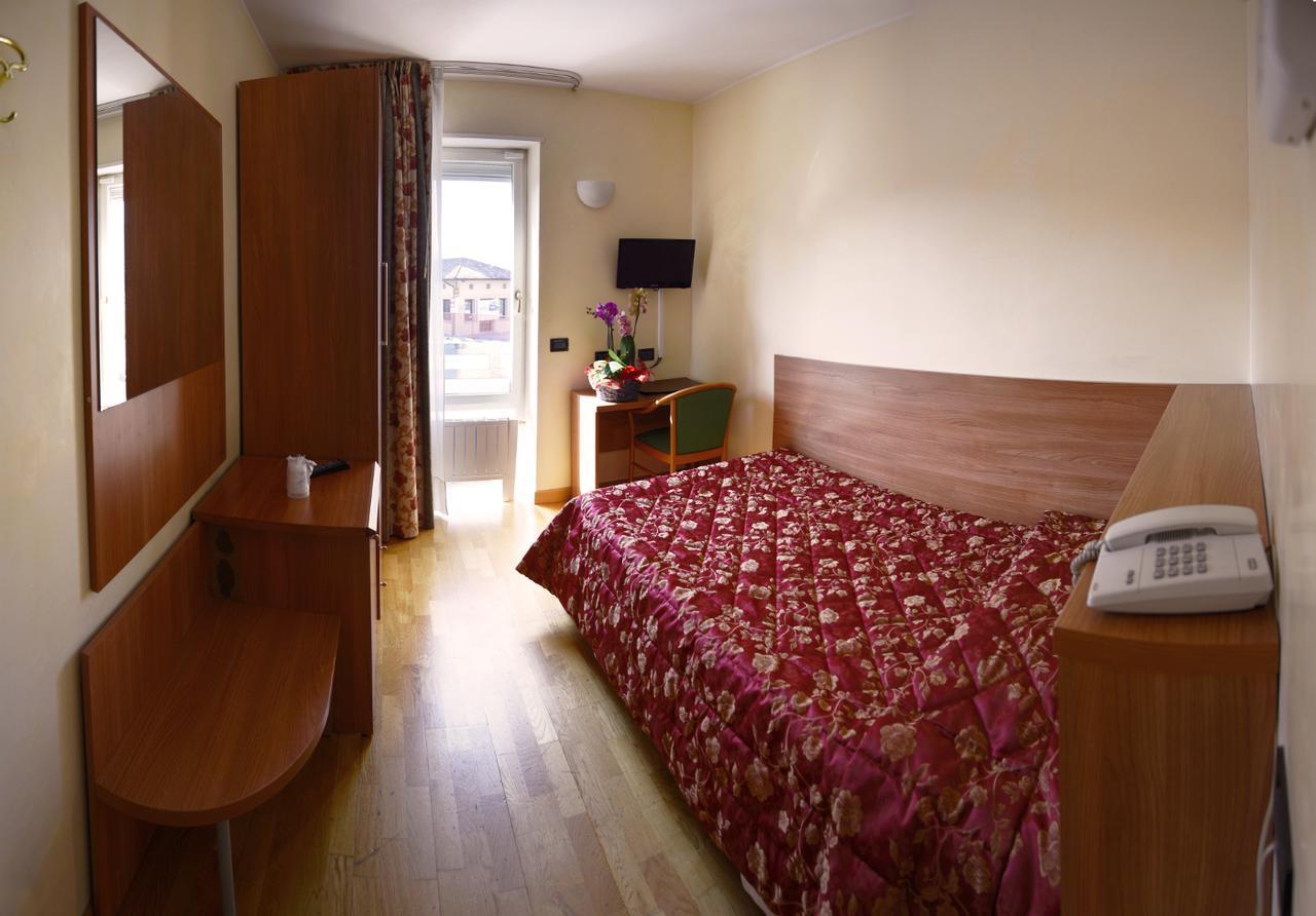 Hotel Brennero Басано дел Грапа Екстериор снимка