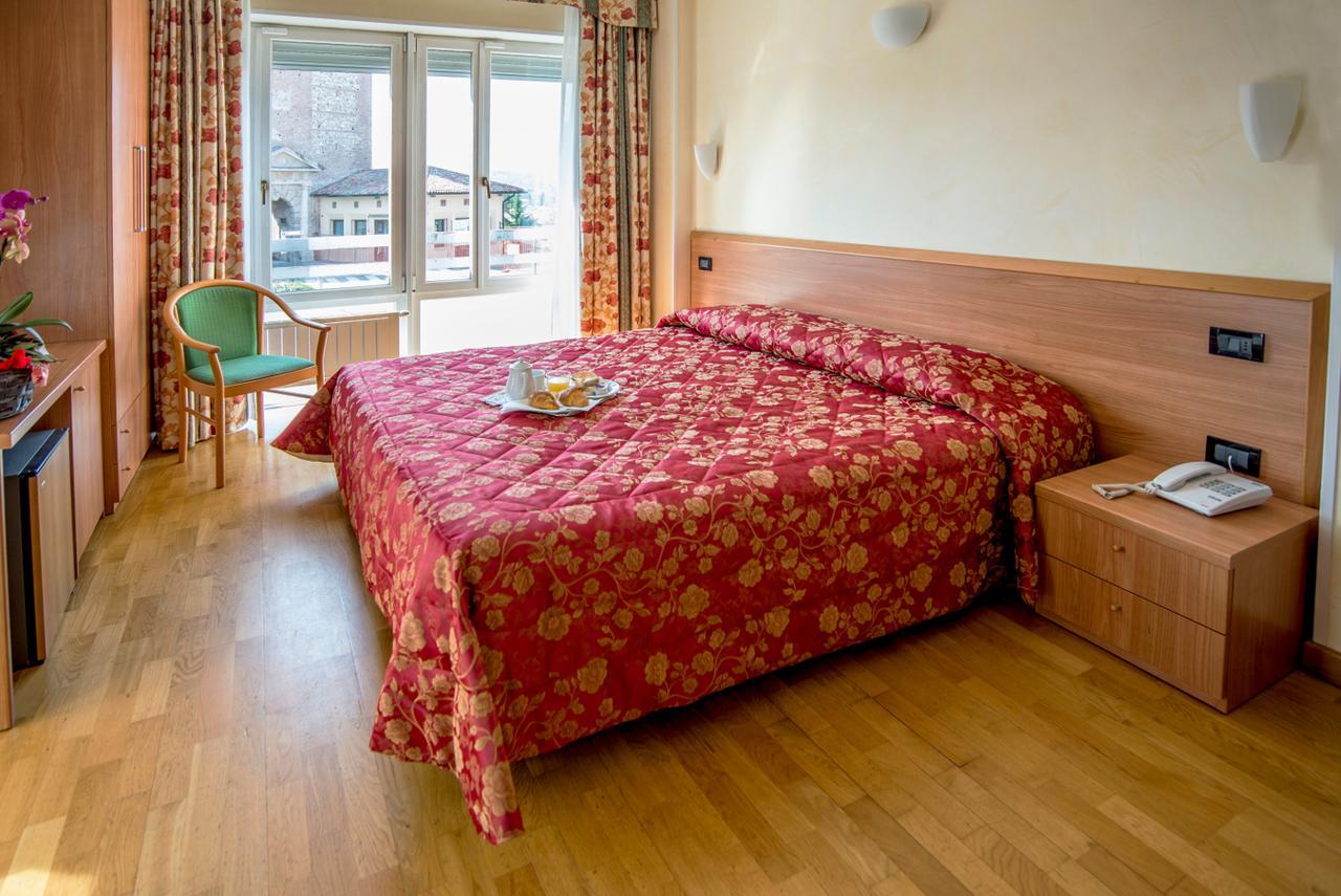 Hotel Brennero Басано дел Грапа Екстериор снимка