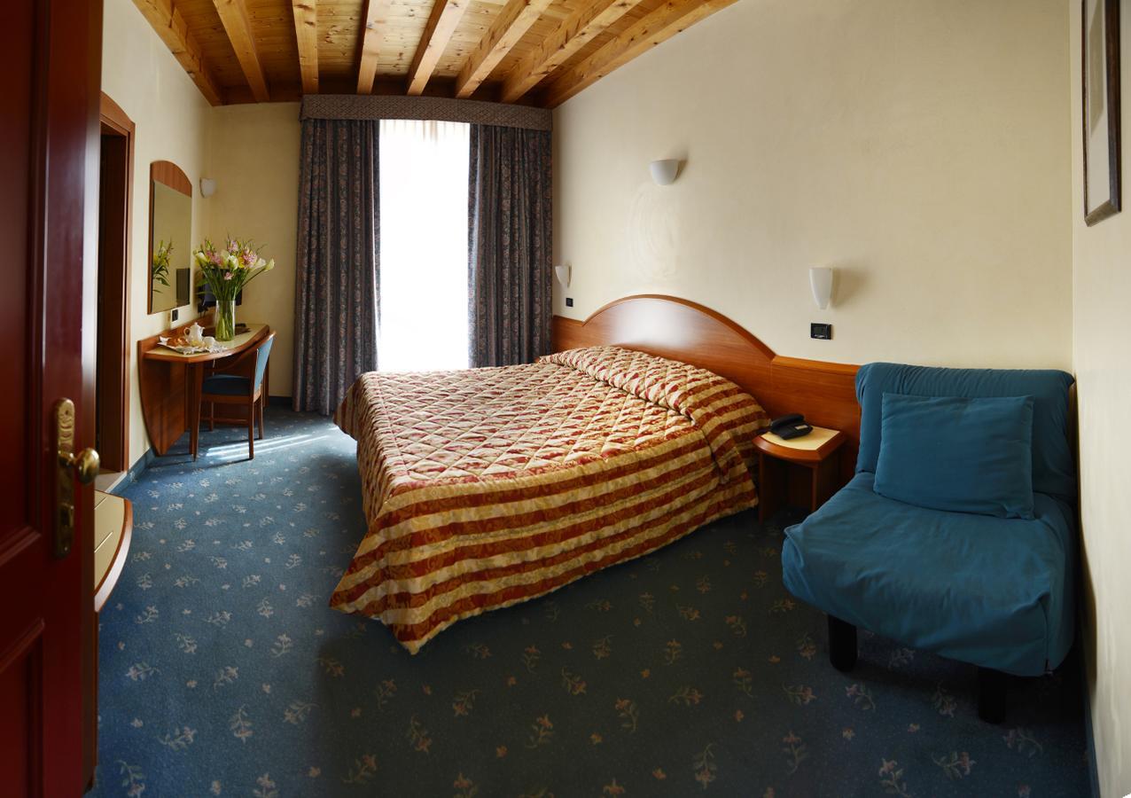 Hotel Brennero Басано дел Грапа Екстериор снимка