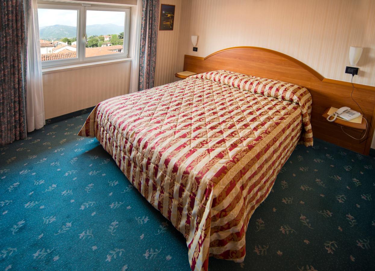 Hotel Brennero Басано дел Грапа Екстериор снимка