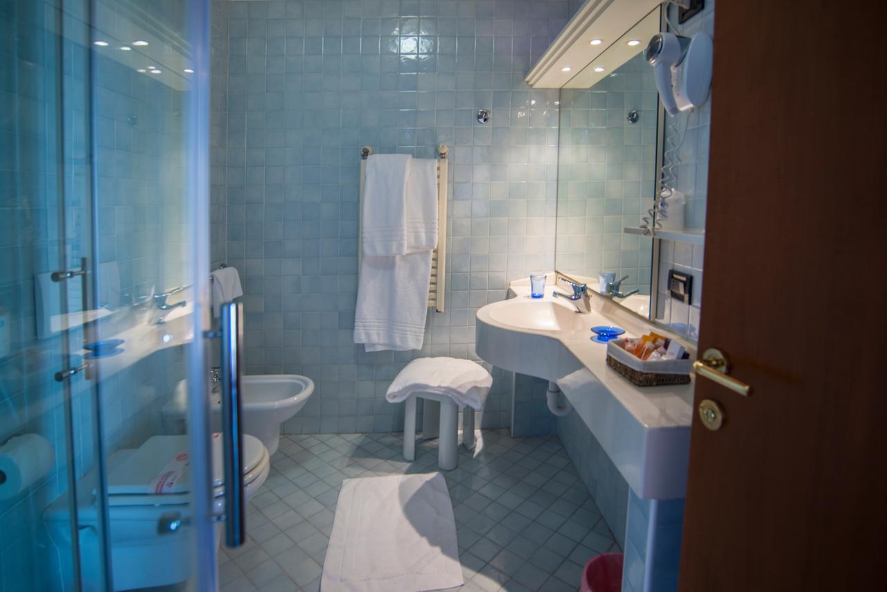 Hotel Brennero Басано дел Грапа Екстериор снимка