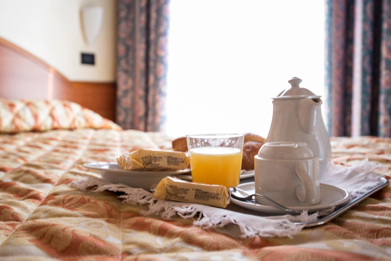 Hotel Brennero Басано дел Грапа Екстериор снимка
