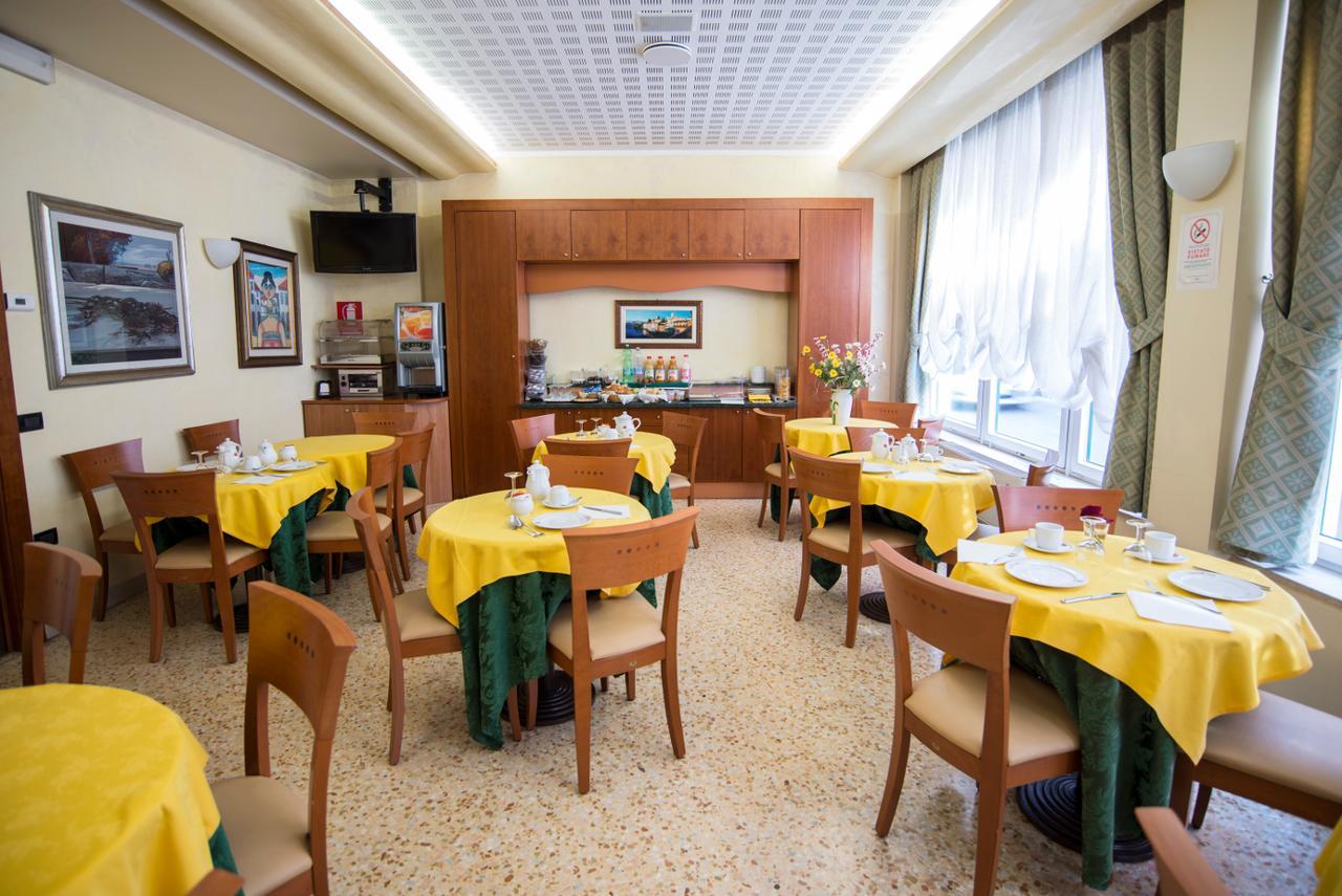 Hotel Brennero Басано дел Грапа Екстериор снимка